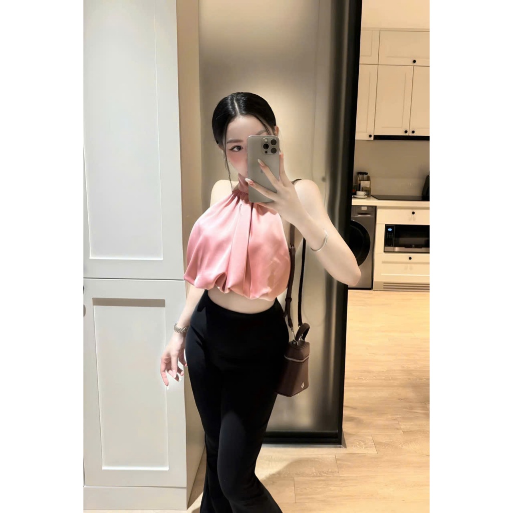 Áo cổ yếm dáng bí bồng, áo yếm lụa bo gấu dáng ngắn quyến rũ sang chảnh Hum Fashion