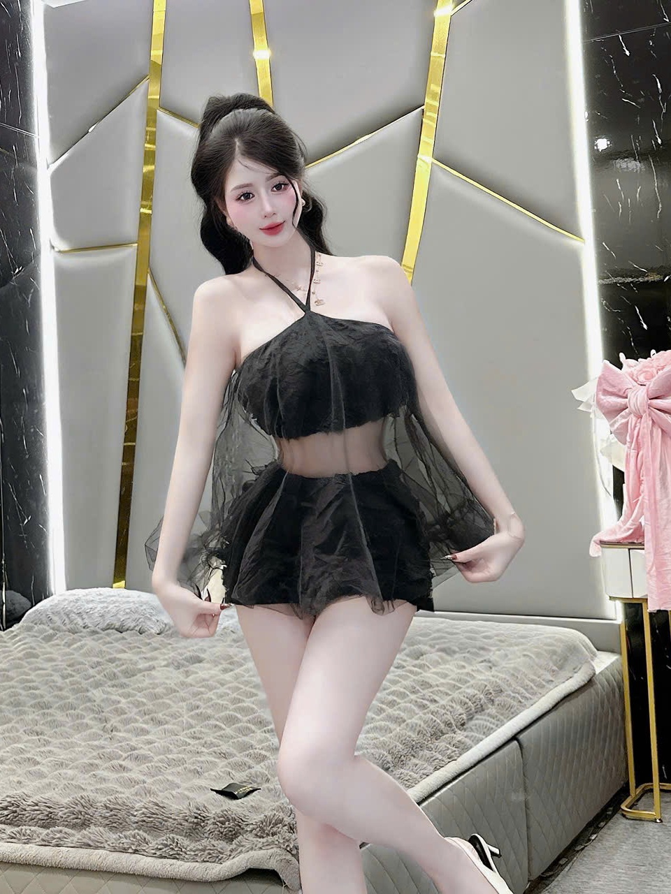 Sét đồ nữ hotrend áo yếm ren hoa hồng phối lưới mix quần short thời trang hiện đại