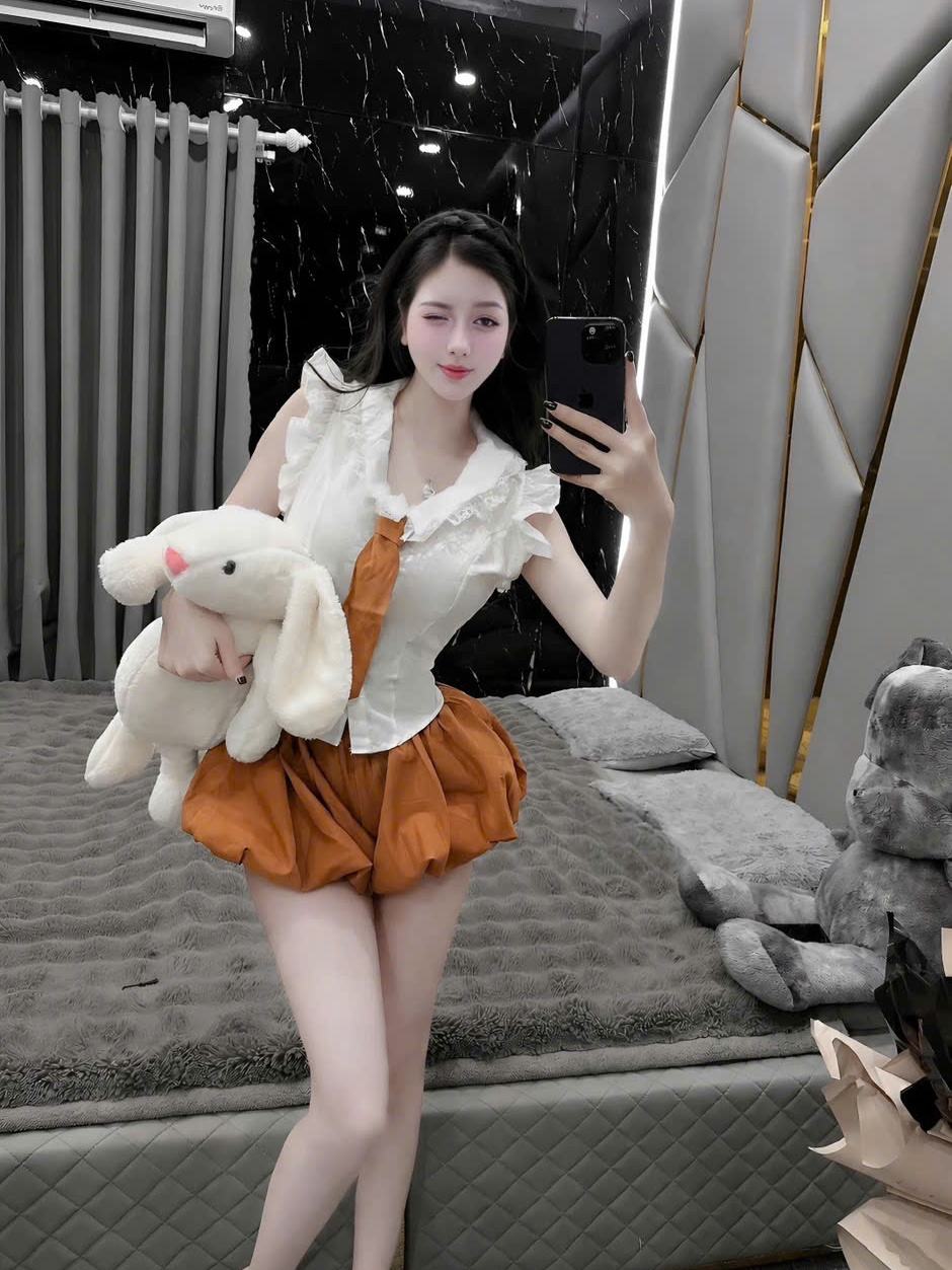 Sét đồ nữ áo sơ mi tiểu thư cổ bèo phối ren cà vạt mix quần bí bồng bềnh phong cách thời trang