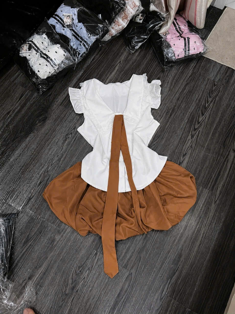 Sét đồ nữ áo sơ mi tiểu thư cổ bèo phối ren cà vạt mix quần bí bồng bềnh phong cách thời trang