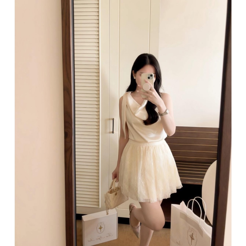 Set áo lụa sát nách kèm chân váy ren, set áo kiểu kèm chân váy ngắn xếp ly xòe bồng tiểu thư Hum Fashion
