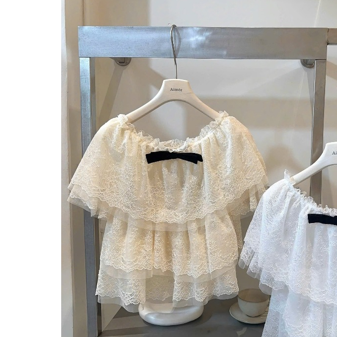 Áo ren trễ vai kèm nơ, áo kiểu ren tầng trễ vai bèo tiểu thư Hum Fashion