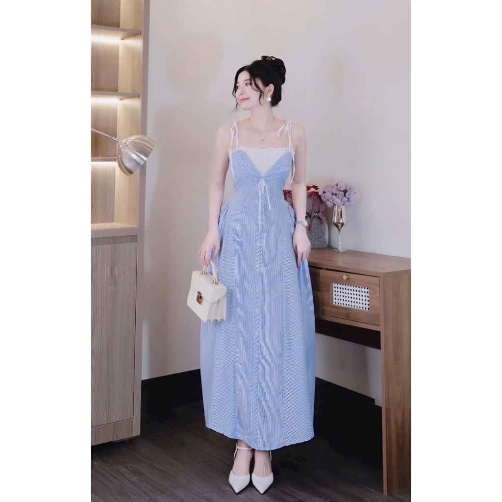 Váy 2 dây dáng dài kẻ, đầm maxi xanh phối ren ngực thắt nơ tiểu thư đi biển du lịch Hum Fashion