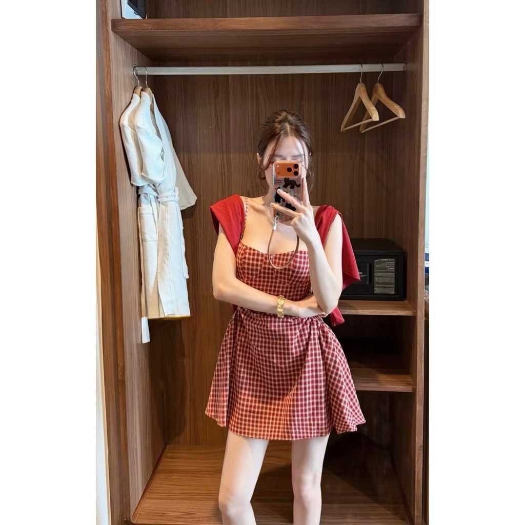 Set váy 2 dây caro đỏ dáng xòe kèm cardigan, set đầm hai dây kẻ caro đỏ phối áo khoác mỏng tiểu thư Hum Fashion