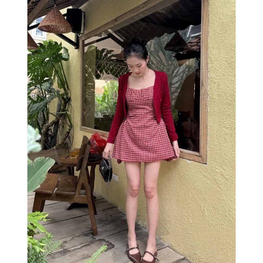 Set váy 2 dây caro đỏ dáng xòe kèm cardigan, set đầm hai dây kẻ caro đỏ phối áo khoác mỏng tiểu thư Hum Fashion