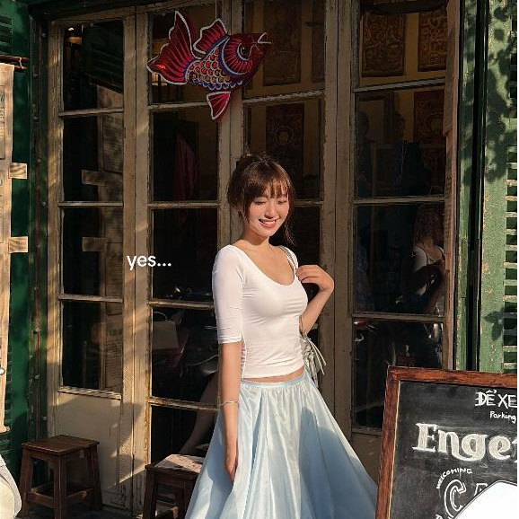 Set bộ nữ áo thun tay lửng phối chân váy lụa midi xoè dài dáng hàn quốc xanh pastel