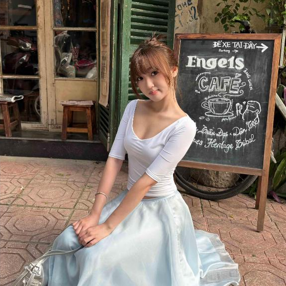 Set bộ nữ áo thun tay lửng phối chân váy lụa midi xoè dài dáng hàn quốc xanh pastel