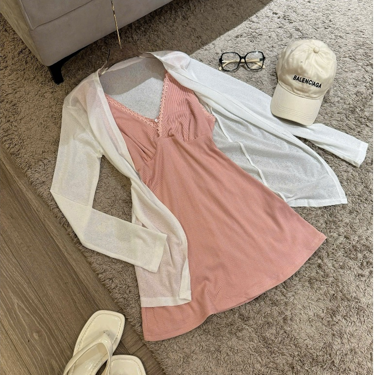 Set Váy 2 dây nữ cổ phối ren màu pastel mix áo cardigan mỏng nhẹ nữ tính Mochi Trend