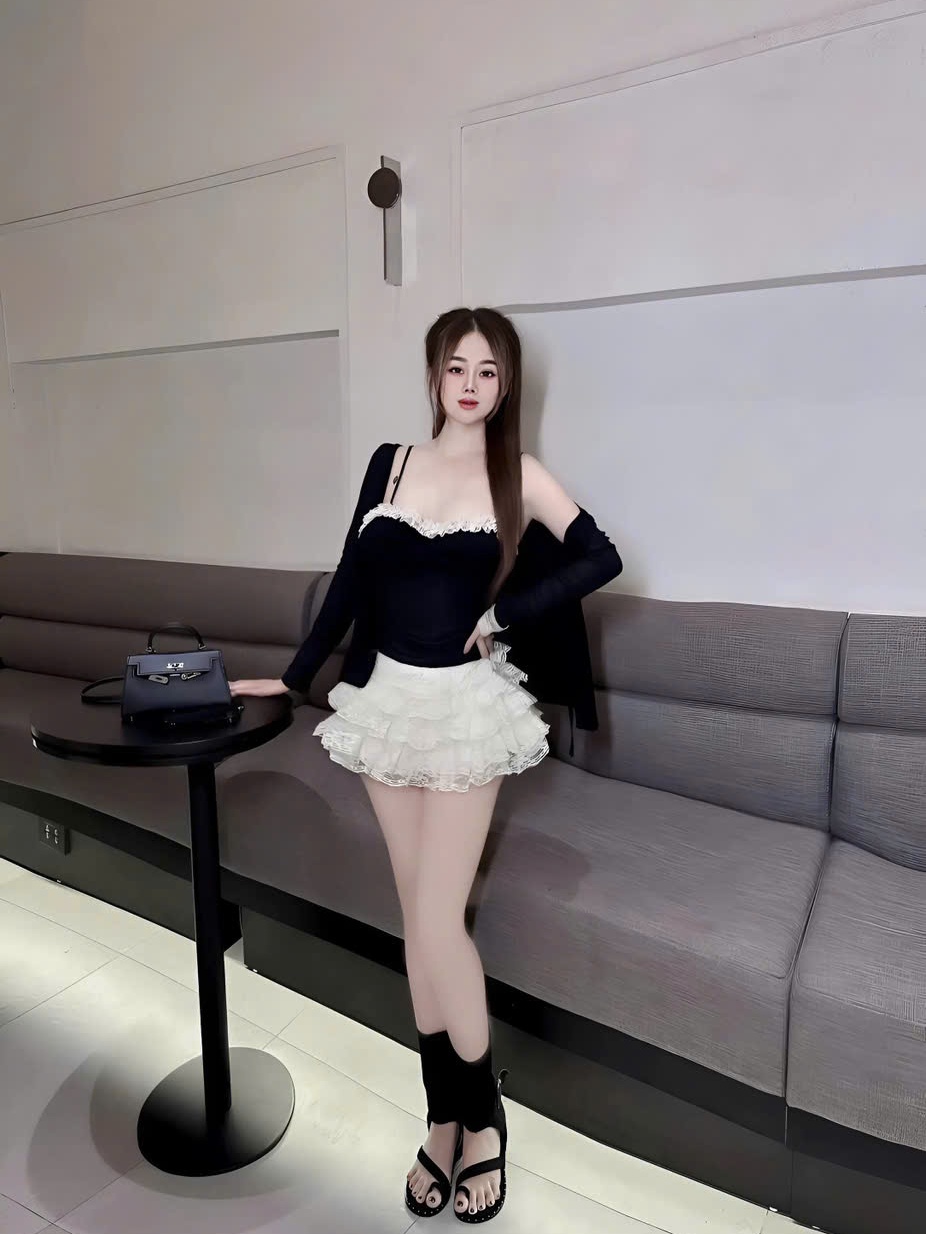 Sét đồ nữ thu đông 3 món váy ren tầng áo cúp 2S kèm áo khoác ngoài