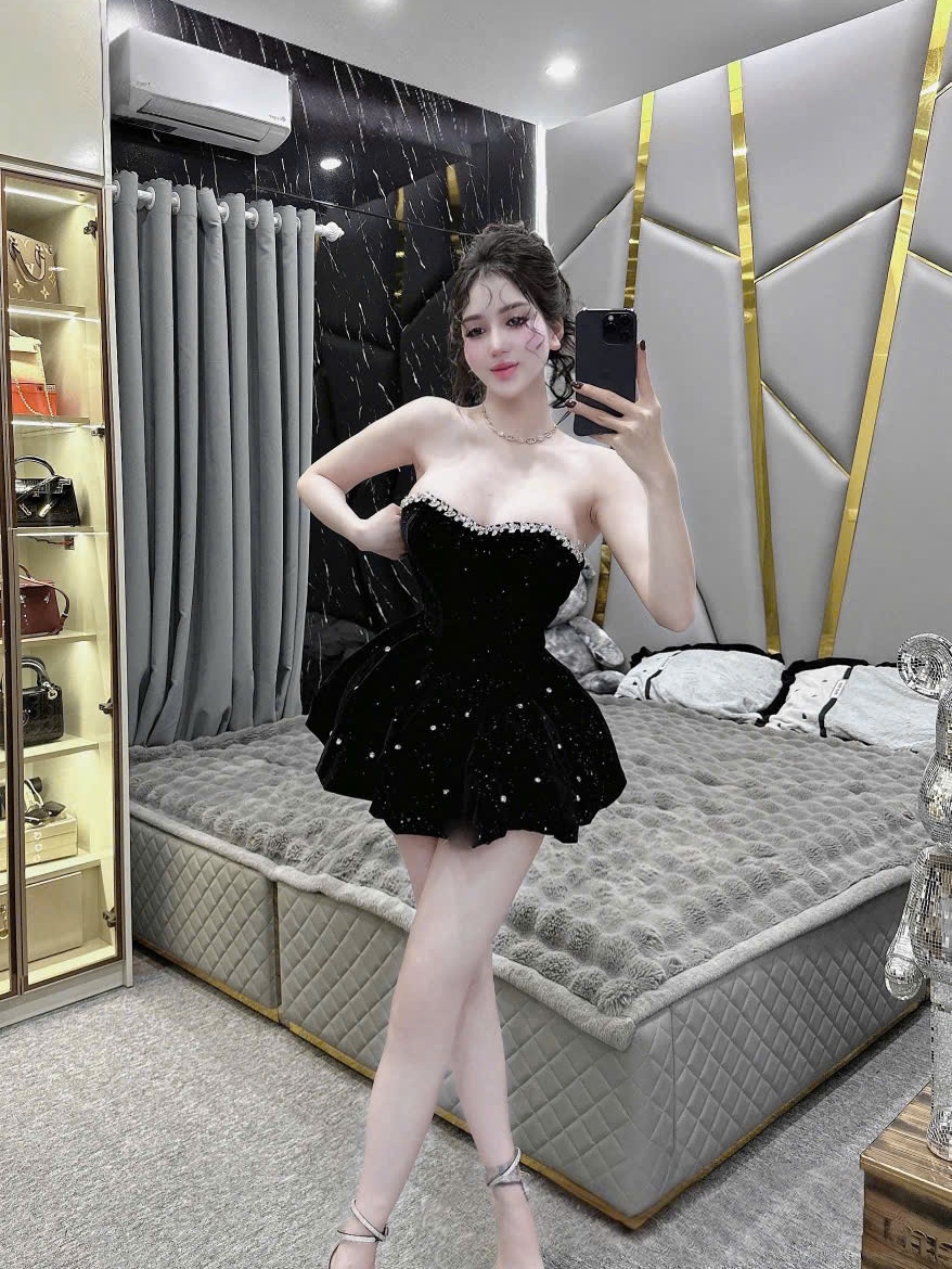 Đầm cúp nhung kim sa đính đá dáng bí kèm quần bảo hộ cho nữ mùa giáng sinh chất liệu mềm mại đính đá tinh tế