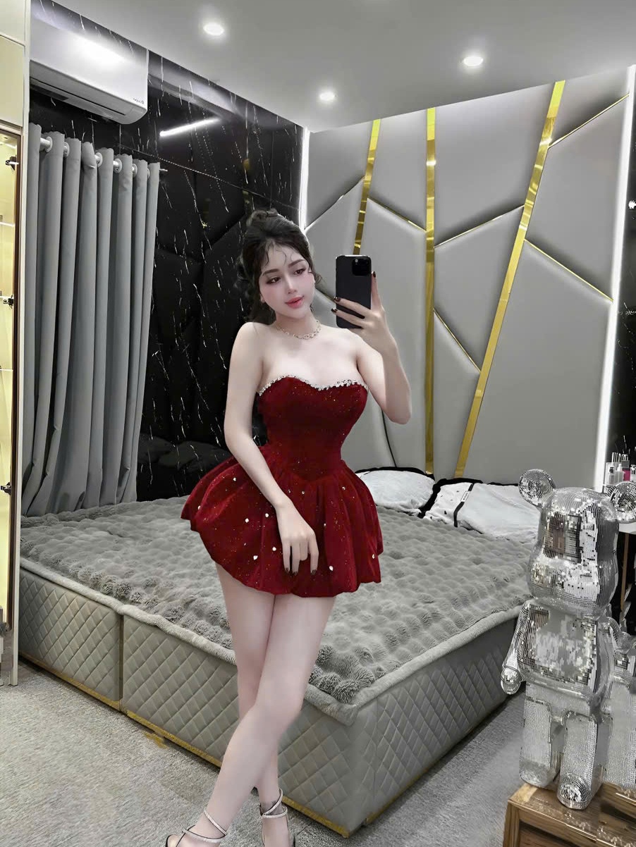 Đầm cúp nhung kim sa đính đá dáng bí kèm quần bảo hộ cho nữ mùa giáng sinh chất liệu mềm mại đính đá tinh tế