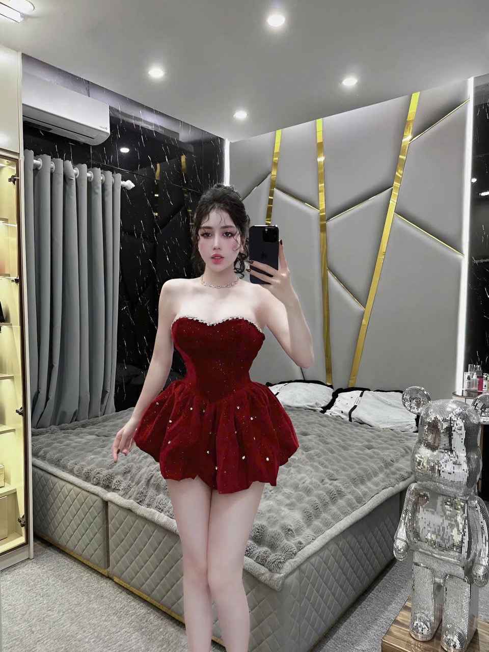 Đầm cúp nhung kim sa đính đá dáng bí kèm quần bảo hộ cho nữ mùa giáng sinh chất liệu mềm mại đính đá tinh tế