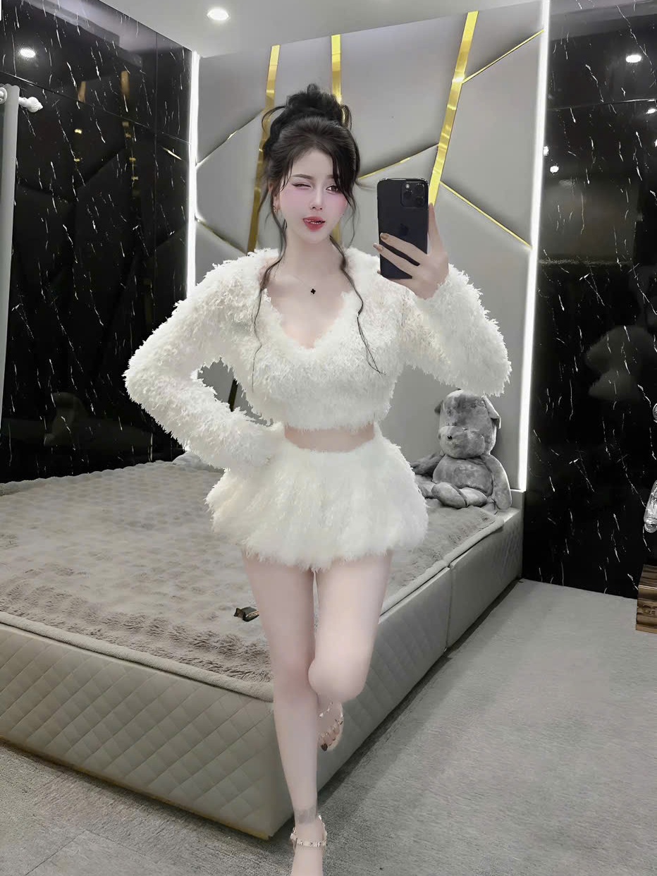 Sét nữ mùa giáng sinh áo lông tay dài cổ tim mix quần bí siu hách dáng chất liệu lông ngỗng mềm mại ấm áp thời trang mới