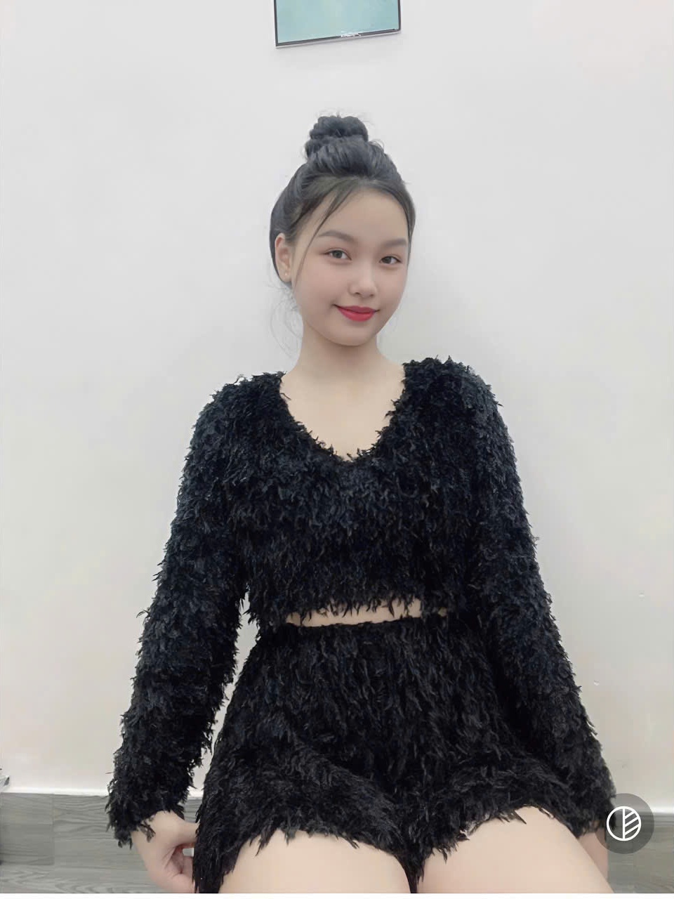 Sét nữ mùa giáng sinh áo lông tay dài cổ tim mix quần bí siu hách dáng chất liệu lông ngỗng mềm mại ấm áp thời trang mới