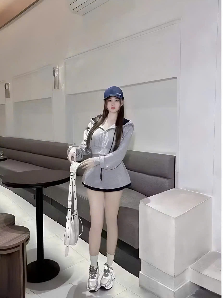 Sét bộ nĩ hoodie croptop phối viền kèm chân váy_dáng thể thao đi chơi dạo phố chất liệu da cá thoải mái và mát mẻ