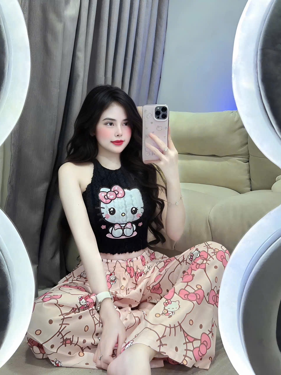 Sét nữ hotrend quần suông ống rộng hoạ tiết lụa áo lông in Hellokitty cổ yếm có mút và lót thời trang thoải mái