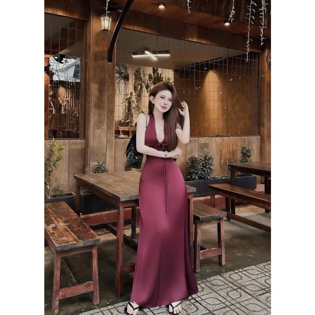 Đầm nữ dáng dài cổ yếm chất lụa tô châu mềm mại tôn dáng cho nàng thanh lịch và tự tin khi mặc