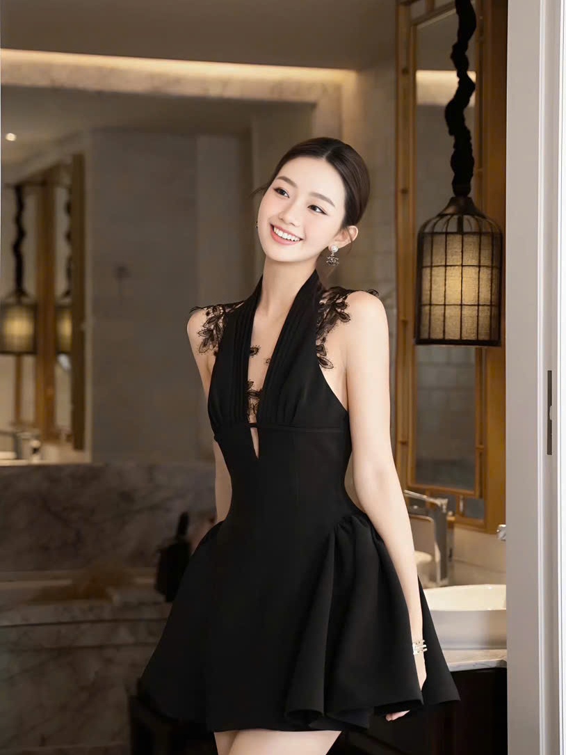 Đầm nữ cổ yếm xếp li mango phối ren thiêu hoạ tiết kèm quần bảo hộ thiết kế độc đáo thanh lịch và nữ tính
