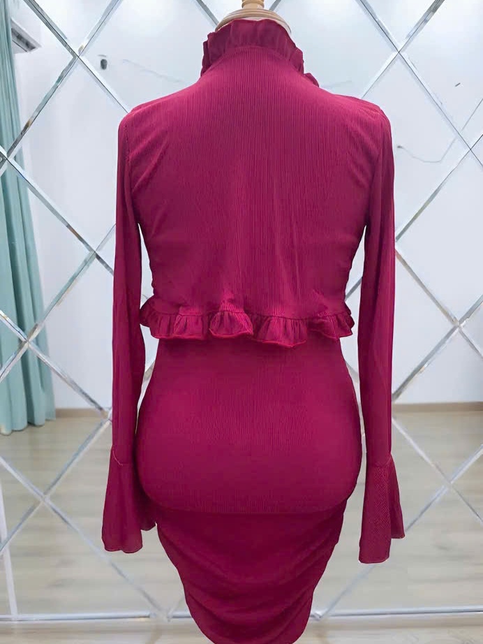 Đầm Cúp Body Khoét Trang Trí Khoen Chữ U Kèm Áo Cadigan Dễ Thương Tôn Dáng Cho Nữ Thiết Kế Quyến Rũ Tạo Điểm Nhấn Độc Đá