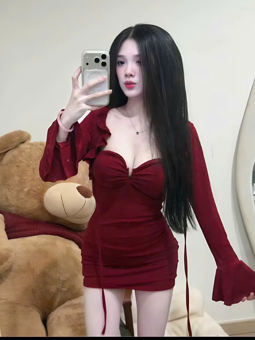 Đầm Cúp Body Khoét Trang Trí Khoen Chữ U Kèm Áo Cadigan Dễ Thương Tôn Dáng Cho Nữ Thiết Kế Quyến Rũ Tạo Điểm Nhấn Độc Đá