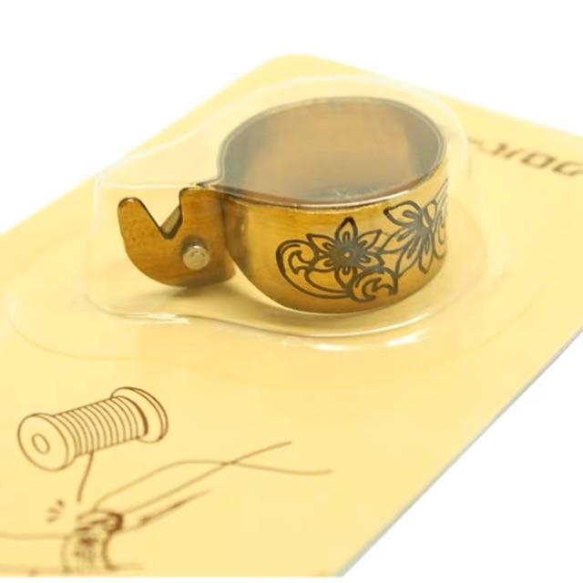 Dụng cụ hỗ trợ cắt chỉ/len CLOVER (26247)