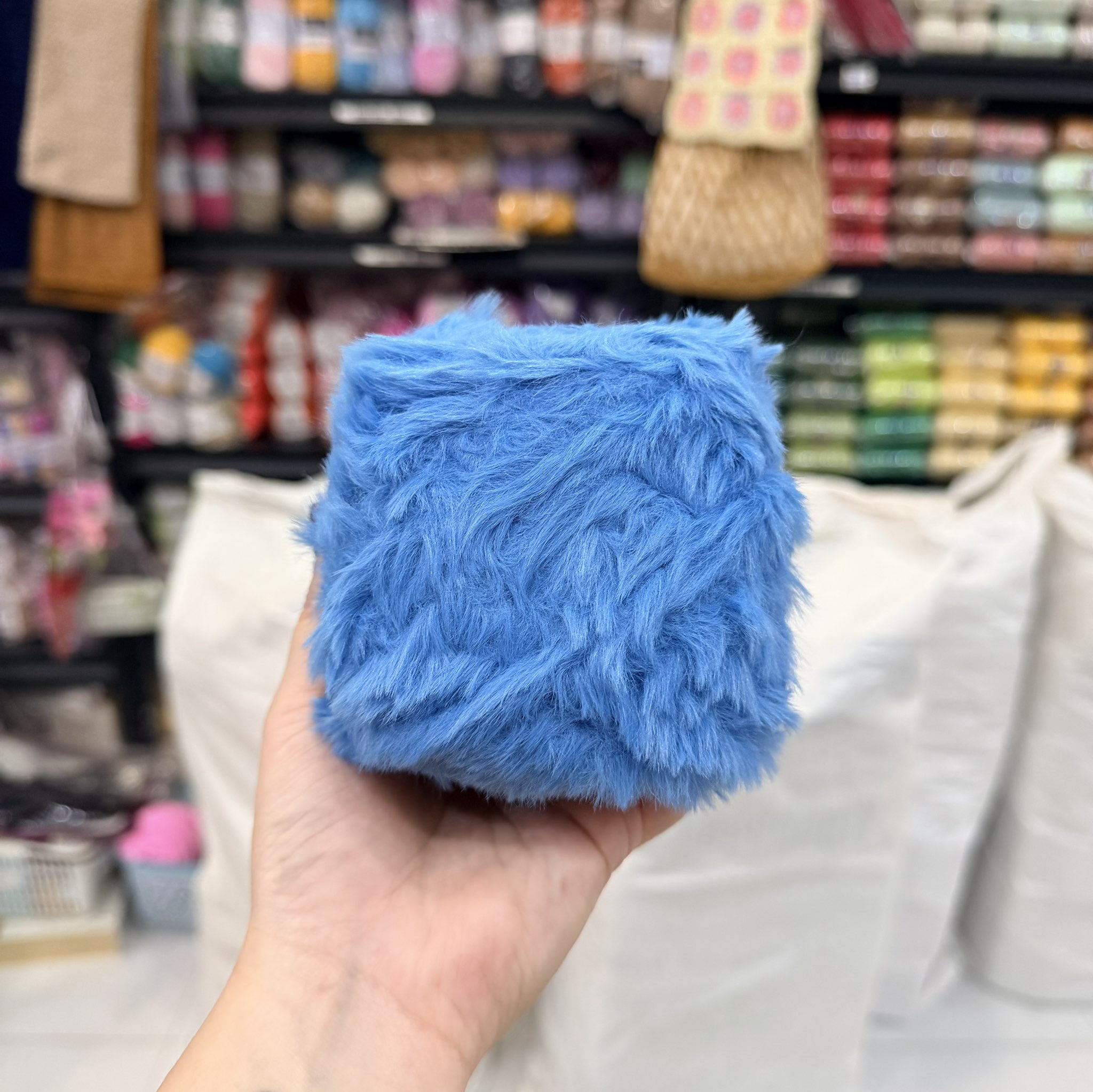 Len lông thỏ siêu mượt đan/móc thú bông, khăn, mũ (cuộn 100gr) (26299)