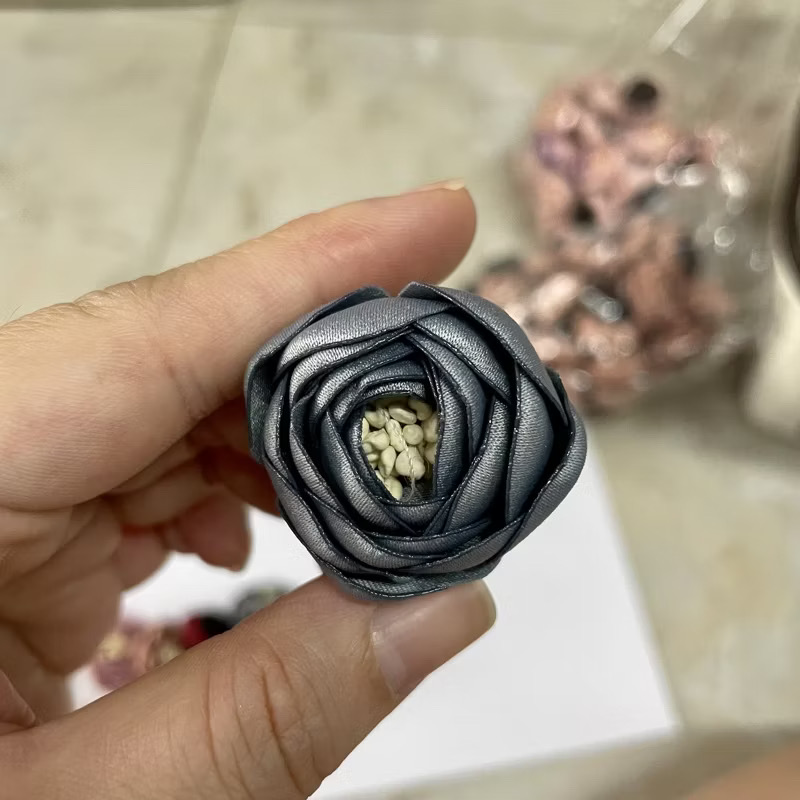 Combo 2c Hoa vải V15 trang trí nón/túi xách (26113)