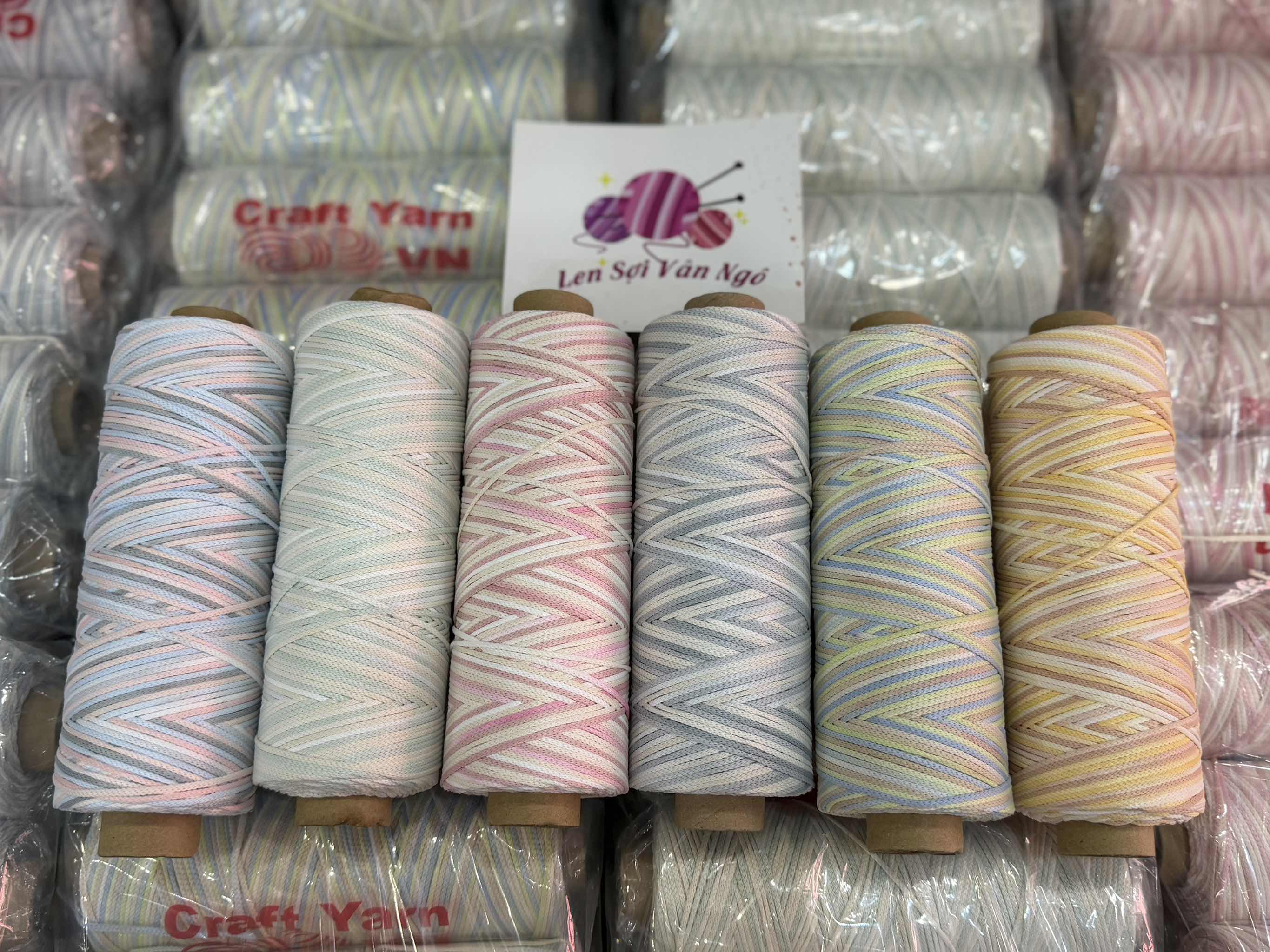 Sợi dệt màu Ombre Craftyarn VN (cuộn 125gr ko tính lõi) (26267)