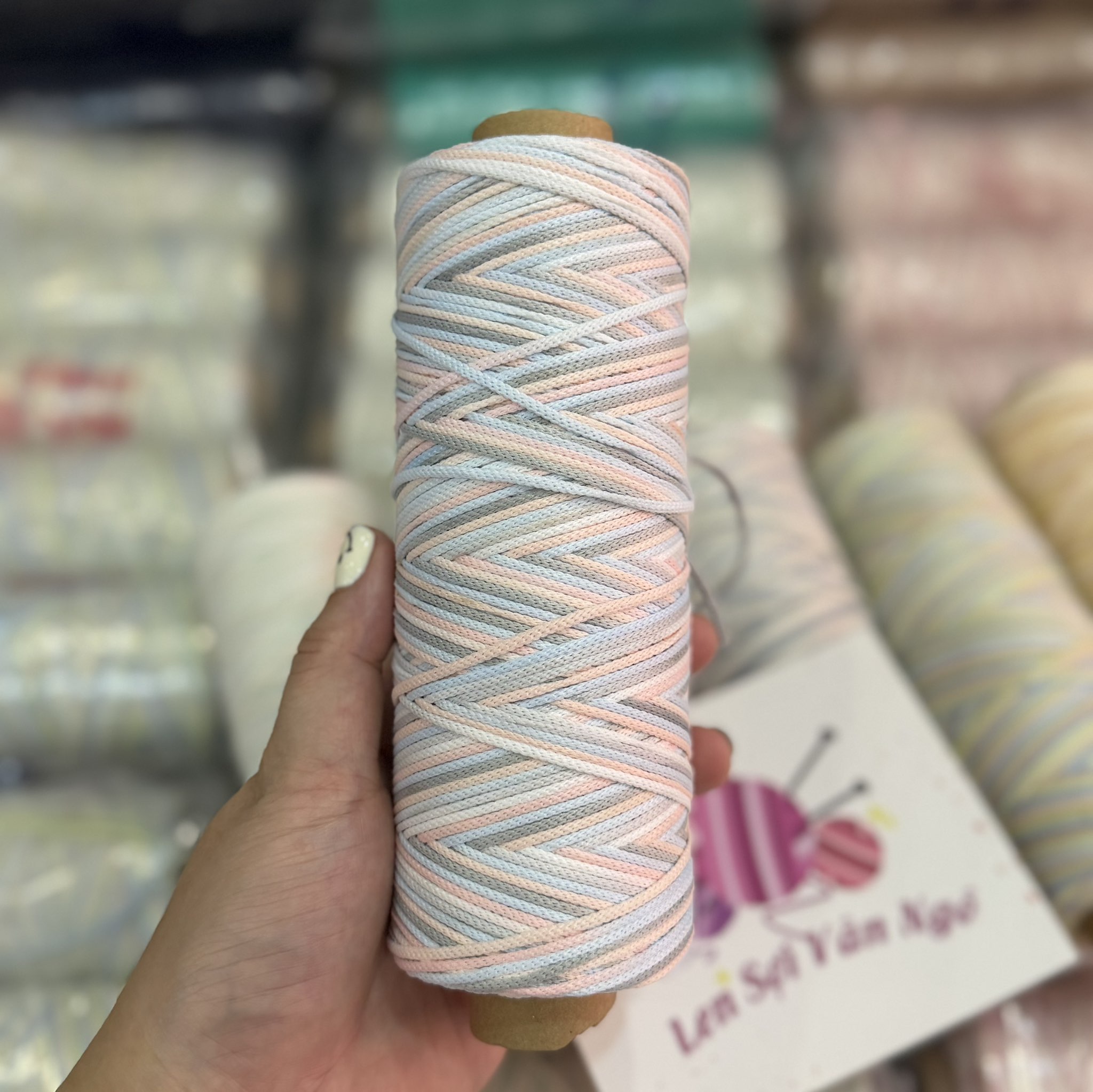 Sợi dệt màu Ombre Craftyarn VN (cuộn 125gr ko tính lõi) (26267)