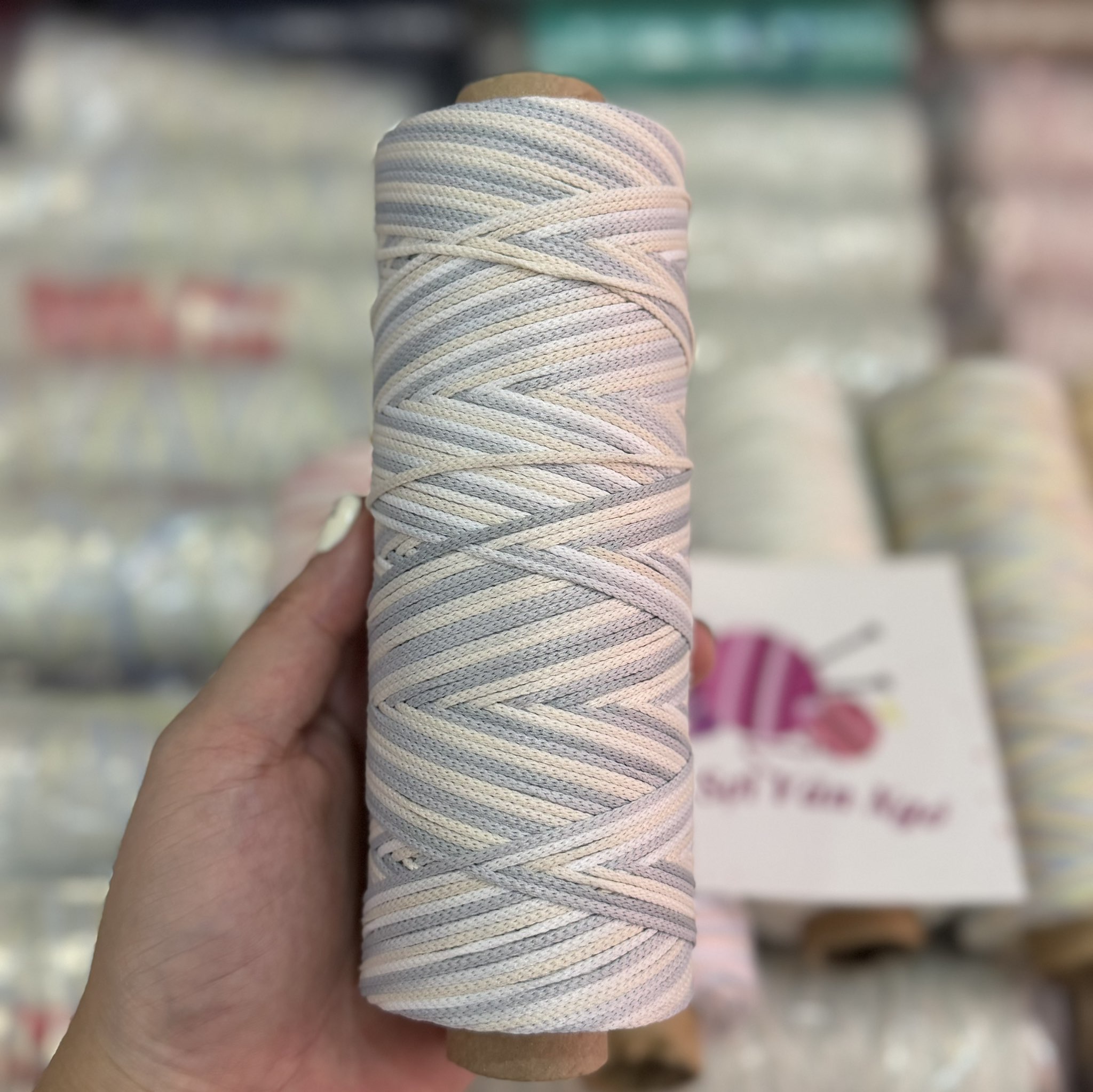 Sợi dệt màu Ombre Craftyarn VN (cuộn 125gr ko tính lõi) (26267)