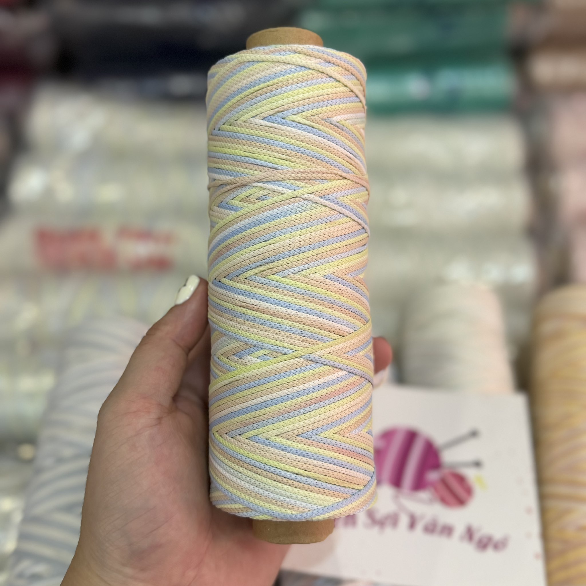 Sợi dệt màu Ombre Craftyarn VN (cuộn 125gr ko tính lõi) (26267)
