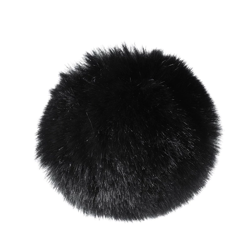 Cục bông gắn chóp mũ hoặc trang trí túi xách