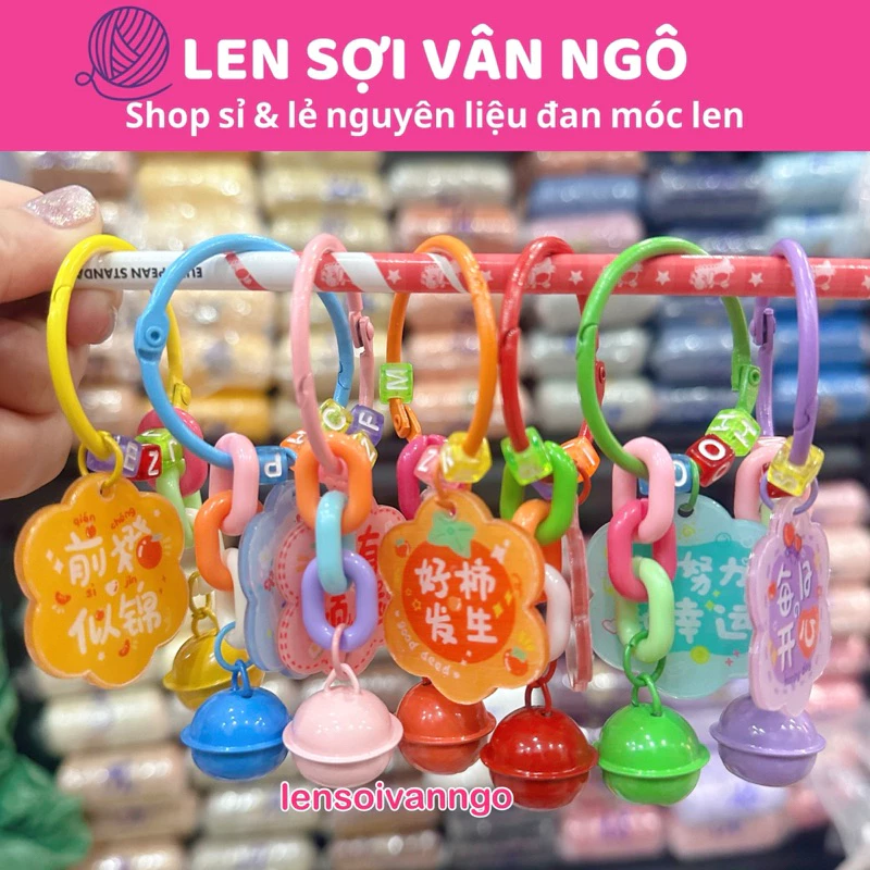 Móc khoá hoa/chữ/lục lạc trang trí (26071)