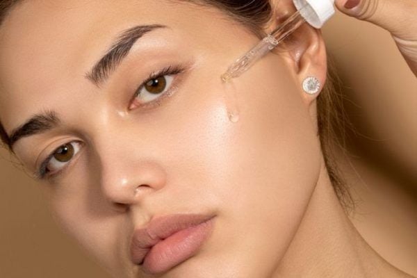 Cách xây dựng routine dược mỹ phẩm cho da mụn nhạy cảm