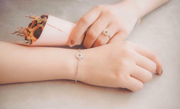 4 quy tắc vàng lựa chọn lắc tay bạc cho phái đẹp