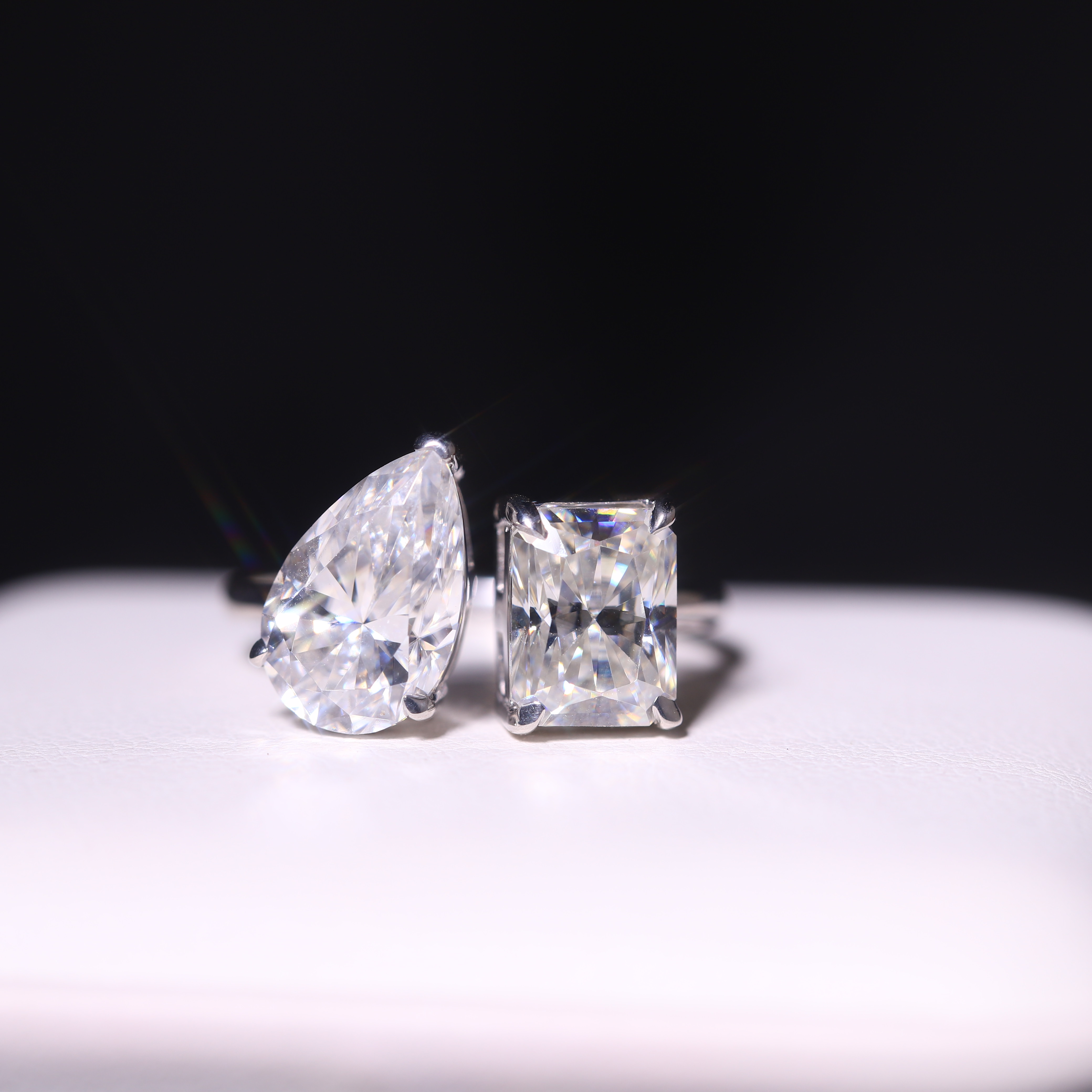 Nhẫn Hai Viên Chủ Đai Trơn- Toi Ét Moi Ring FULL MOISSANITE  - HP01