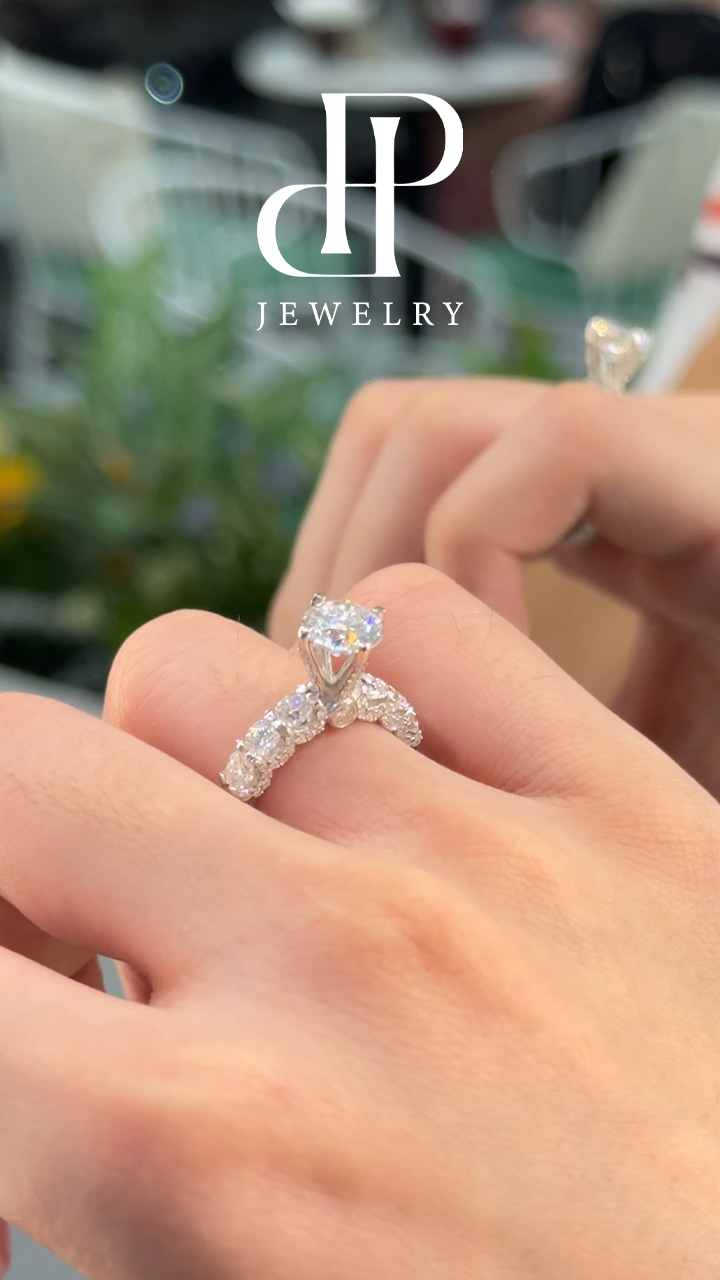 HPJ Ánh Kim - FULL MOISSANITE viên chủ 7.2 li hiện đại, xu hướng và quyền quý - SRE202