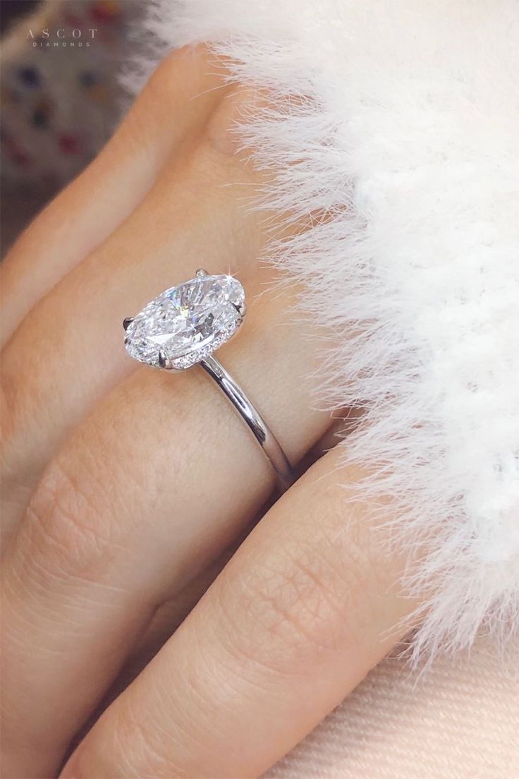 FULL MOISSANITE VIÊN CHỦ OVAL 8*12 MỀM MẠI, DỊU DÀNG, SANG TRỌNG,  SRE007