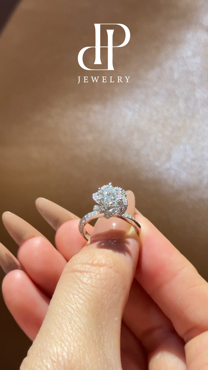 HPJ HALO XOẮN - FULL MOISSANITE VIÊN CHỦ 6.3 LI Sang trọng nhưng không quá phô trương