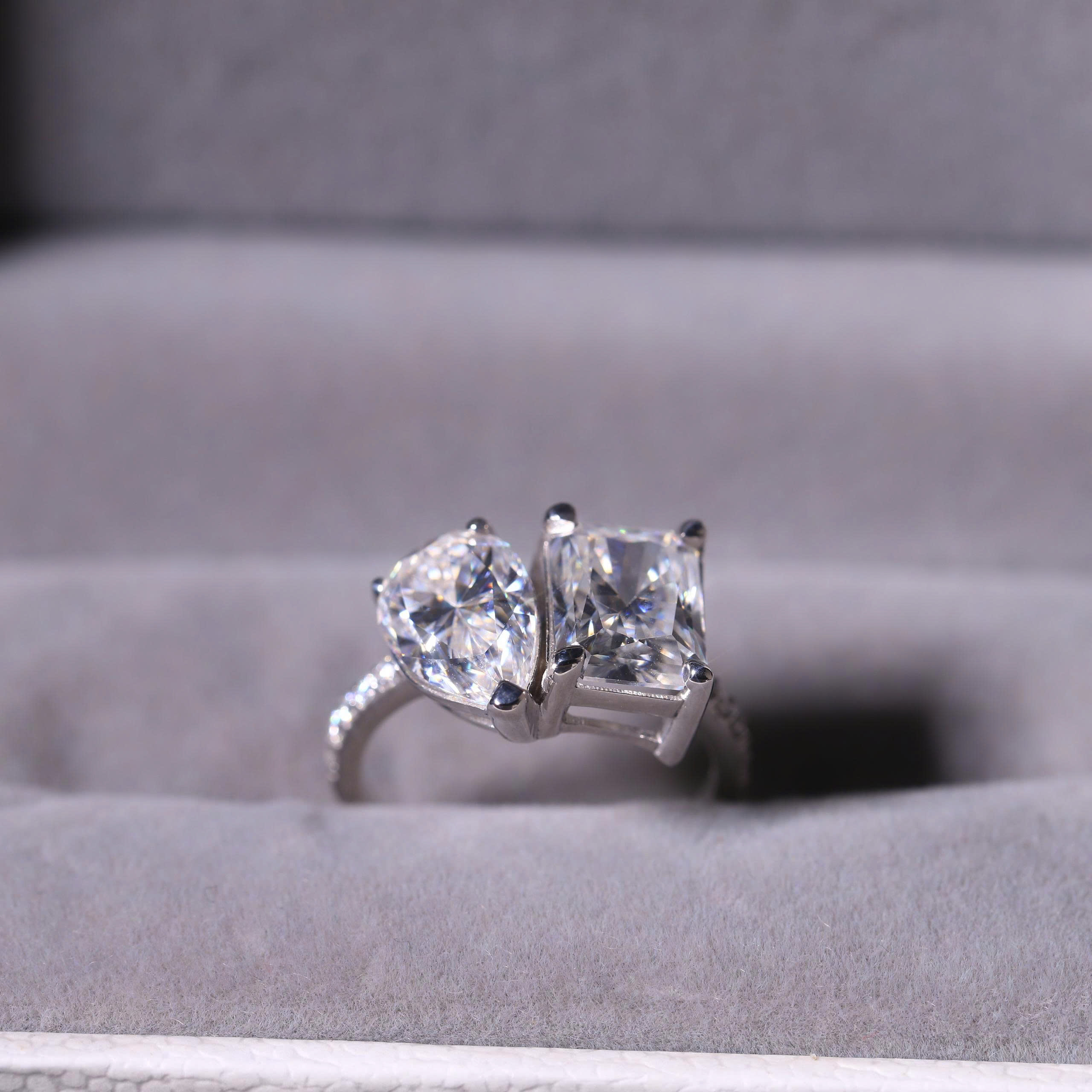 Nhẫn Hai Viên Chủ - Toi Ét Moi Ring FULL MOISSANITE - SRE401