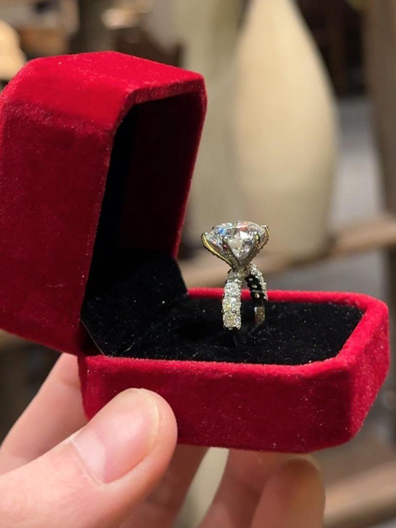 HPJ KIÊU HÃNH  - FULL MOISSANITE VIÊN CHỦ 12 LI SANG TRỌNG, QUÝ PHÁI, THƯỢNG LƯU. SRE 098