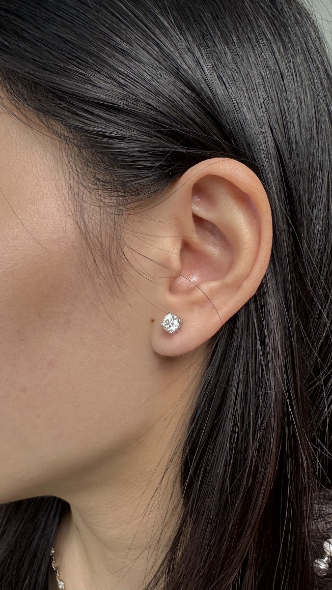 Bông tai 4 chấu Chốt ren see100a ổ 4,0mm