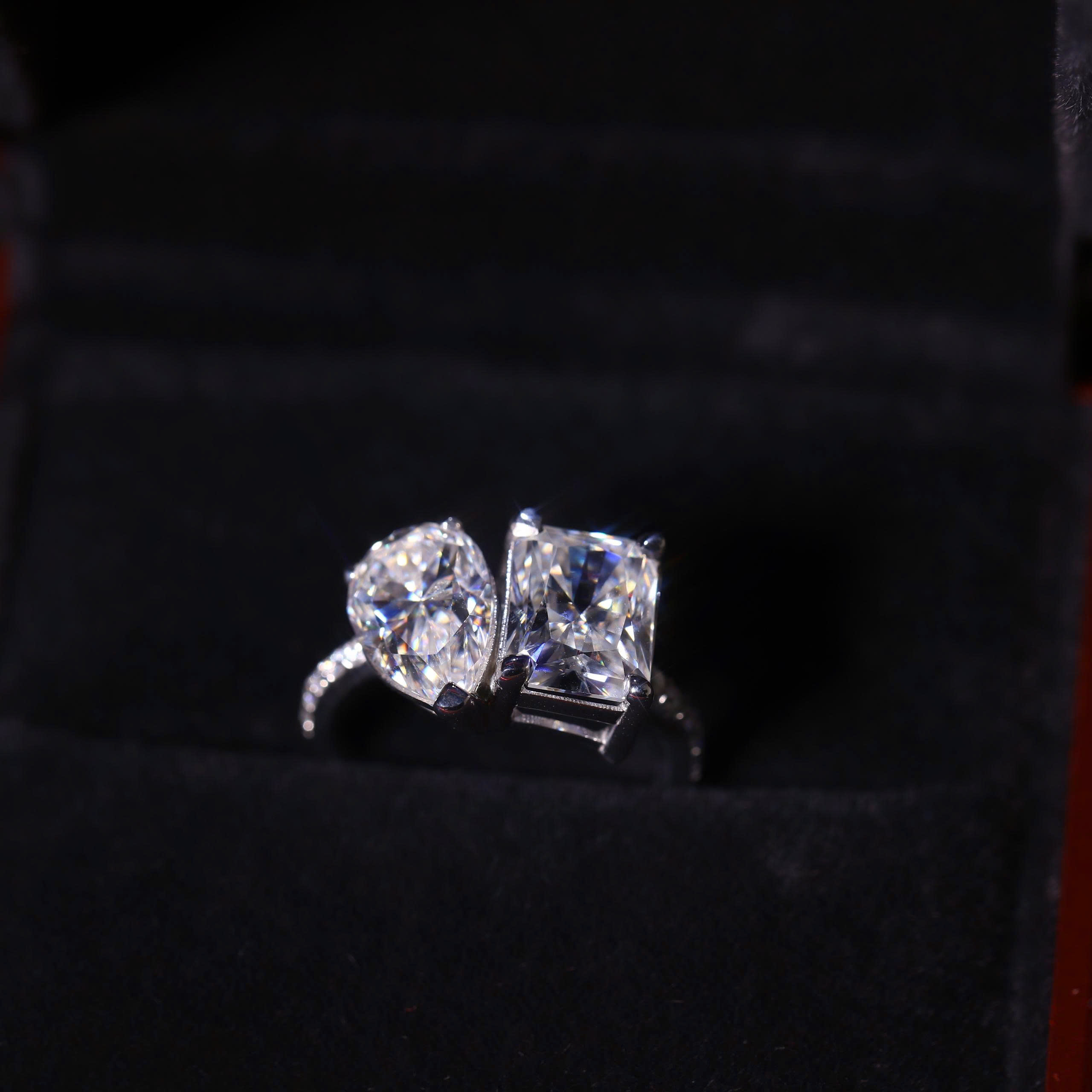 Nhẫn Hai Viên Chủ - Toi Ét Moi Ring FULL MOISSANITE - SRE401