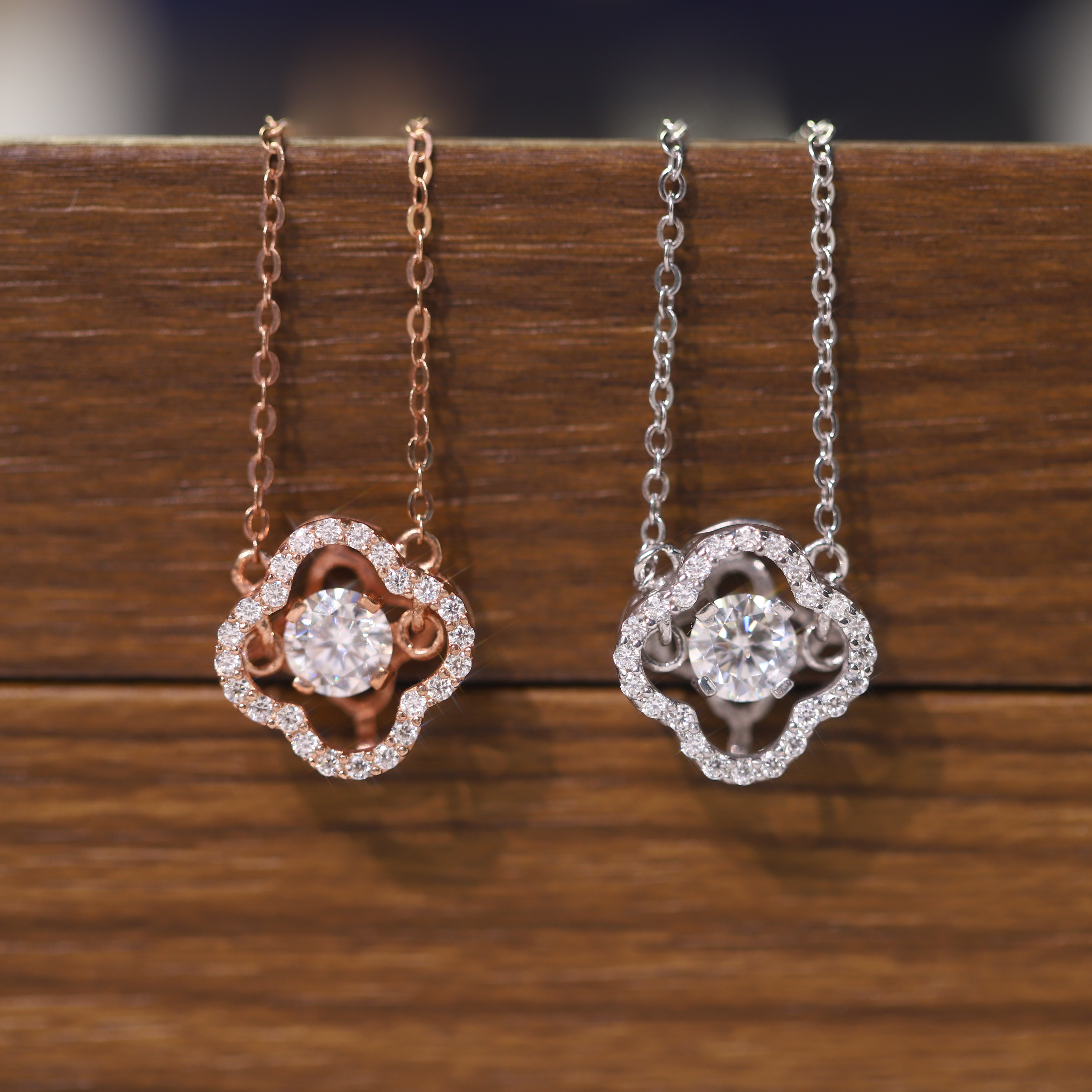 Dây Chuyền Đá Nhảy FULL MOISSANITE Viên Chủ 5 Li - SNE131V1