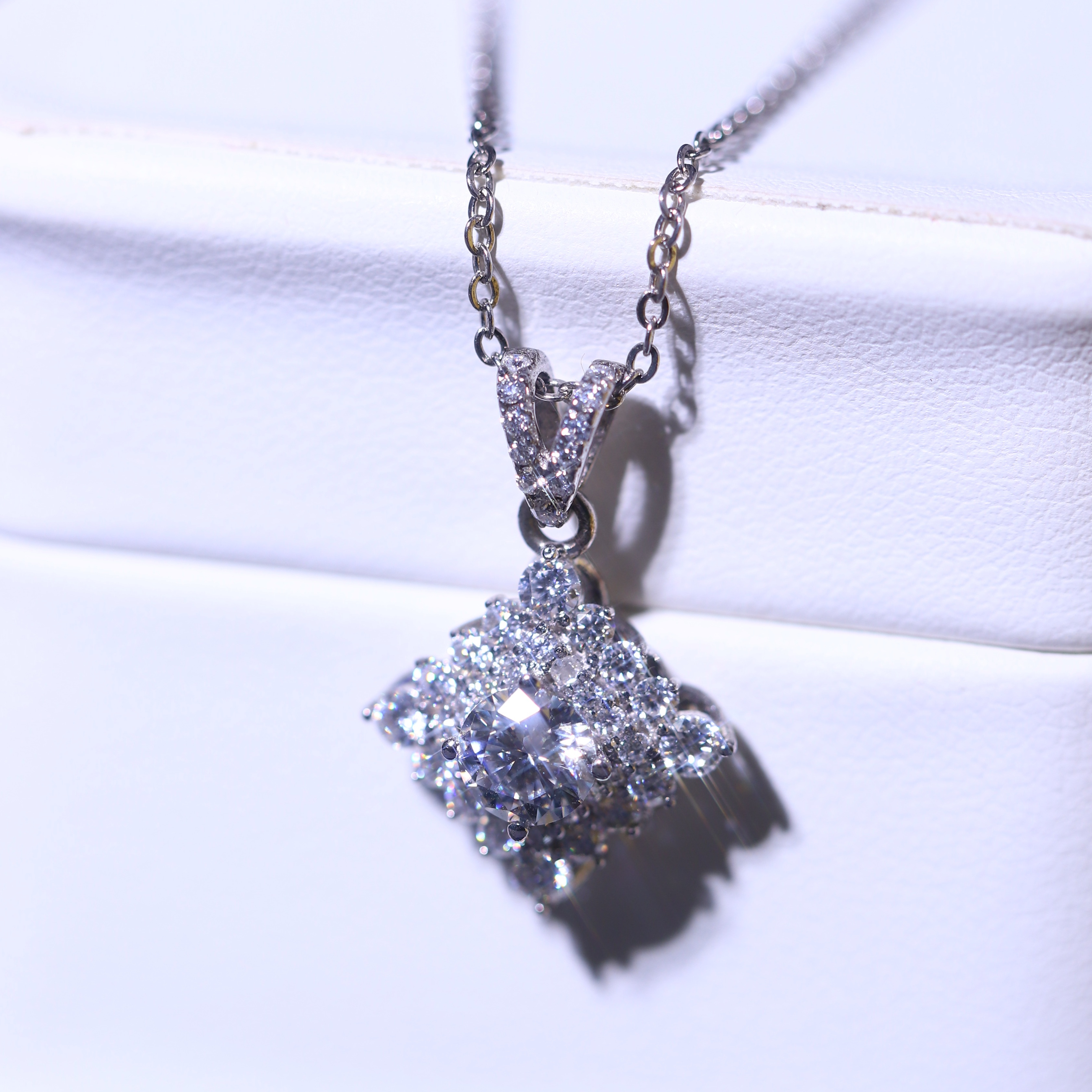 Mặt Dây chuyền Mặt Thoi Viên chủ 5.4li FULL MOISSANITE - Không kèm dây Spe021