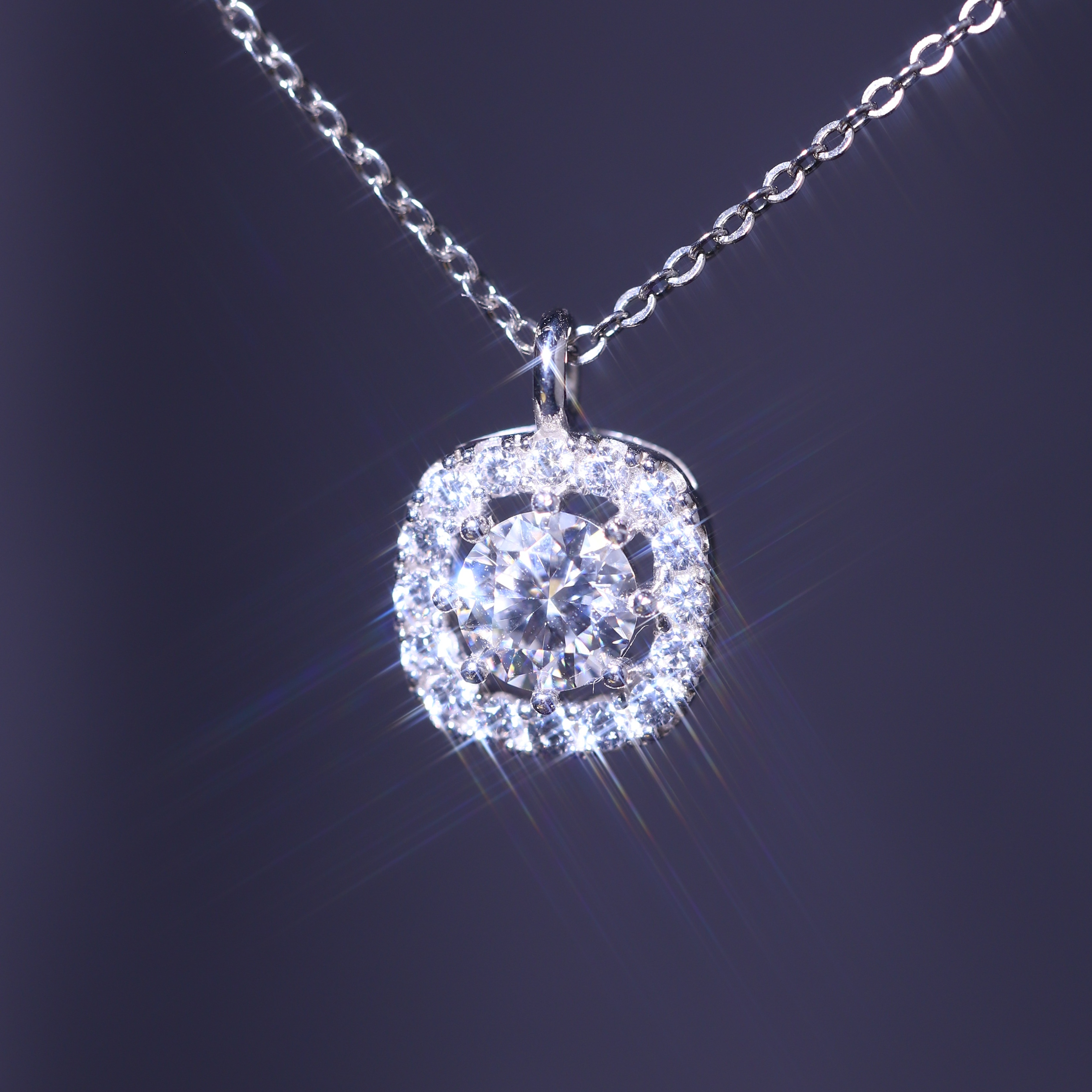 Dây Chuyền HALO Vuông FULL MOISSANITE Viên Chủ 6.Li - SNE197