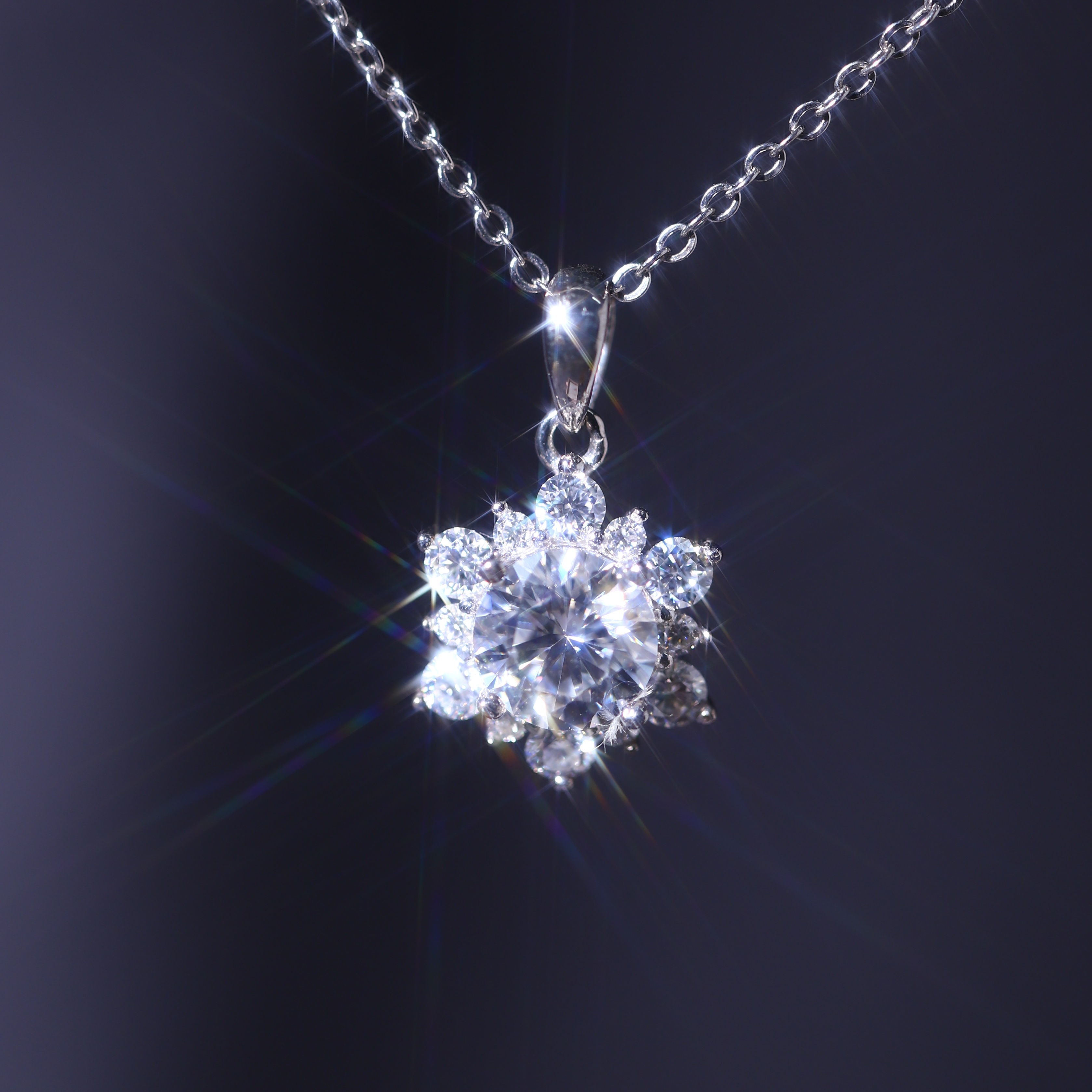 Mặt Dây Hoa 5 Cánh FULL MOISSANITE Viên Chủ 6.5Li - SPE196