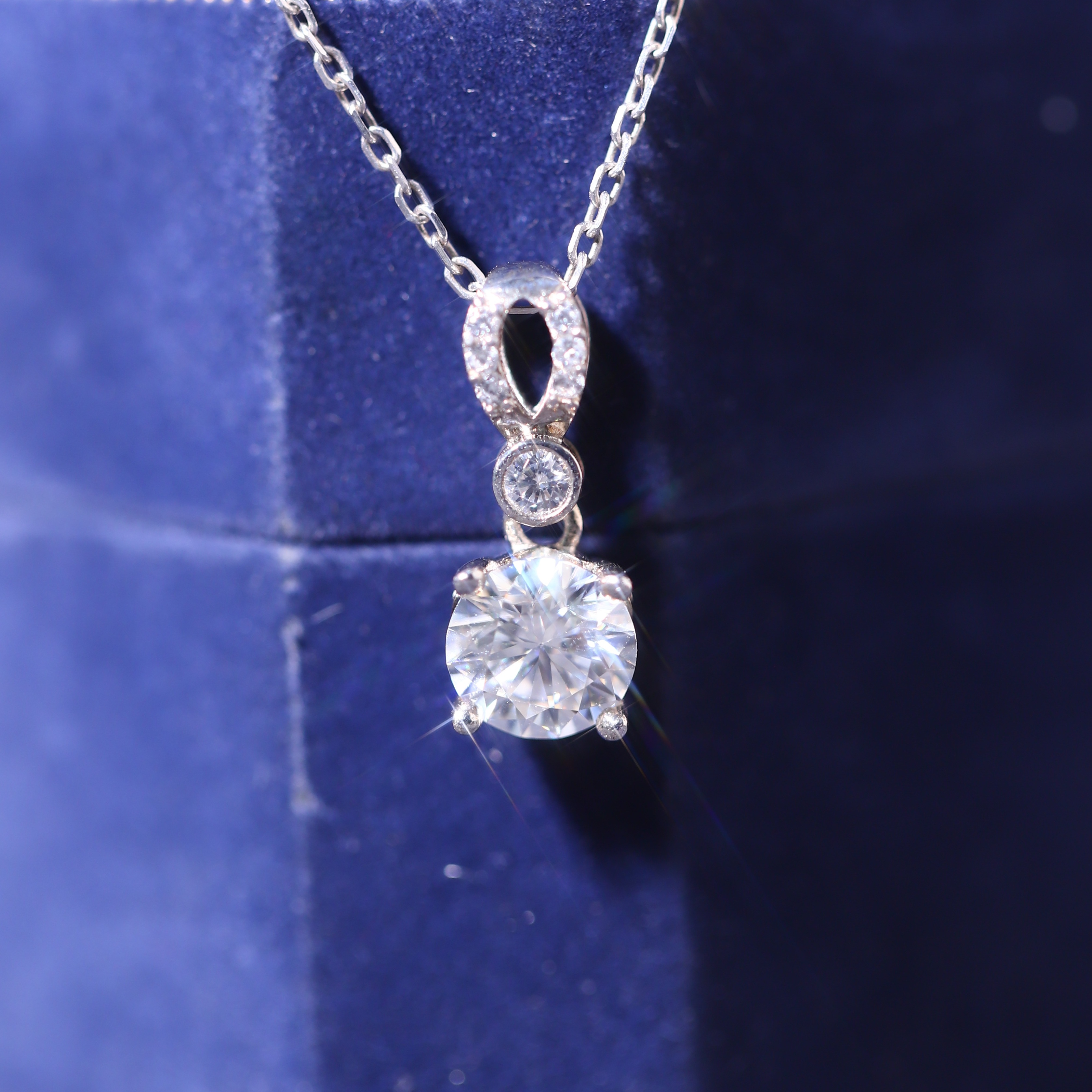 Mặt Dây Dolitaire FULL MOISSANITE Viên Chủ 6.5Li -  SPE212
