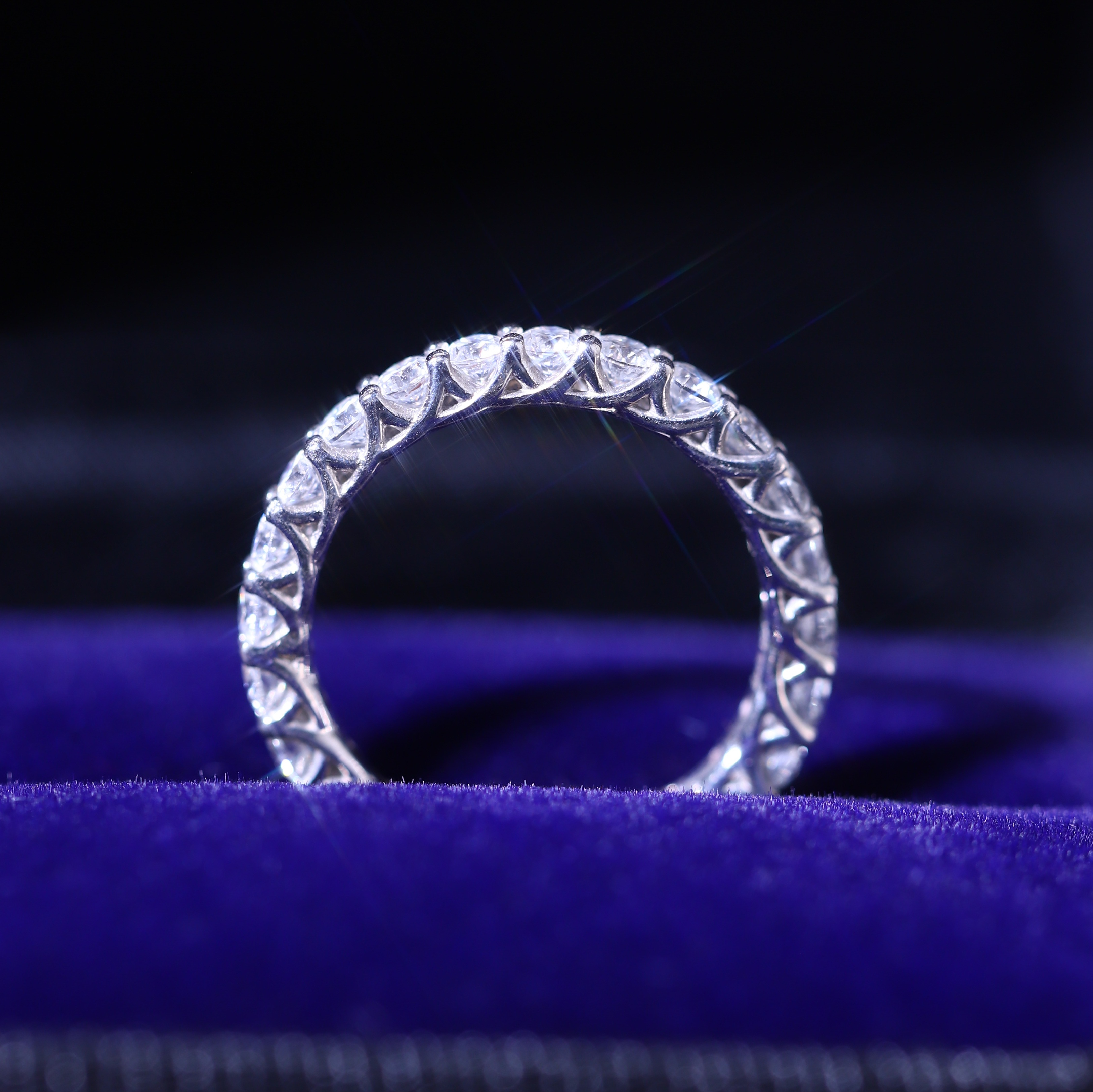 Nhẫn Eternity FULL MOISSANITE 2.6li - SRI010