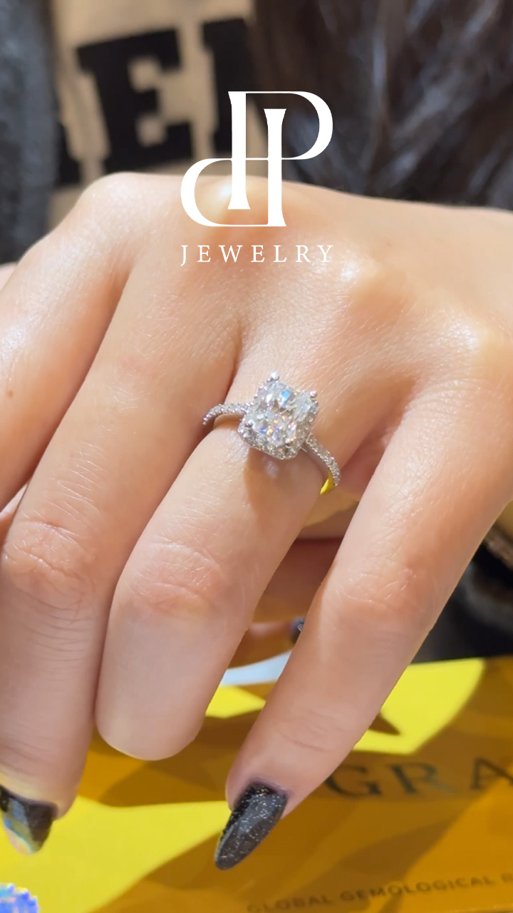 Nhẫn Bạc Xi Kim Đính FULL MOISSANITE Viên Chủ Radiant 6*8 Li. Sang Trọng, Quí Phái SRE083a